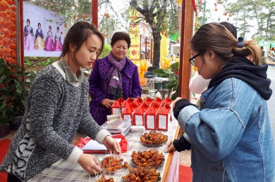 Hồng treo sấy dẻo Phú Lộc tham gia dịp Festival Hoa Đà Lạt 2017 thương hiệu mang tầm quốc tế